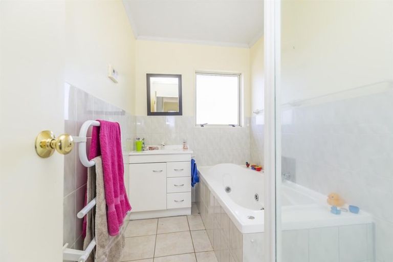 Photo of property in 109 Bracken Road, Paparangi, Wellington, 6037