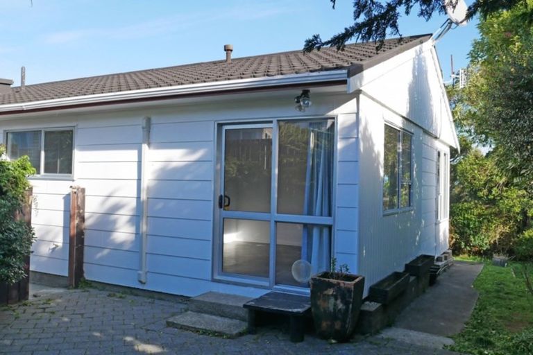 Photo of property in 14b Oakleigh Street, Maungaraki, Lower Hutt, 5010