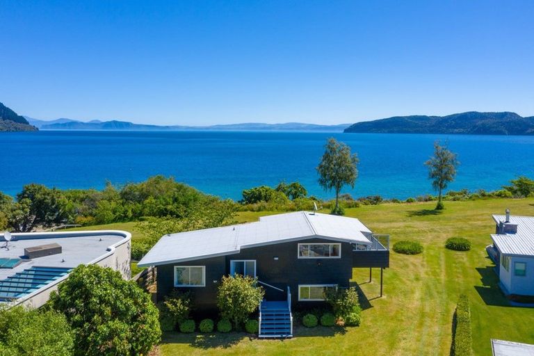 Photo of property in 10 Kinloch Road, Kinloch, Taupo, 3377