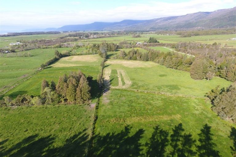 Photo of property in 32 Powerhouse Road, Fairdown, Westport, 7891