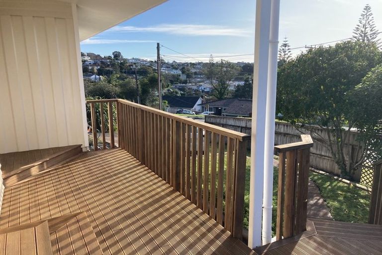 Photo of property in 1/23 Weldene Avenue, Glenfield, Auckland, 0629