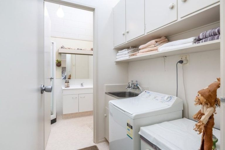 Photo of property in 4/109a Te Atatu Road, Te Atatu South, Auckland, 0610