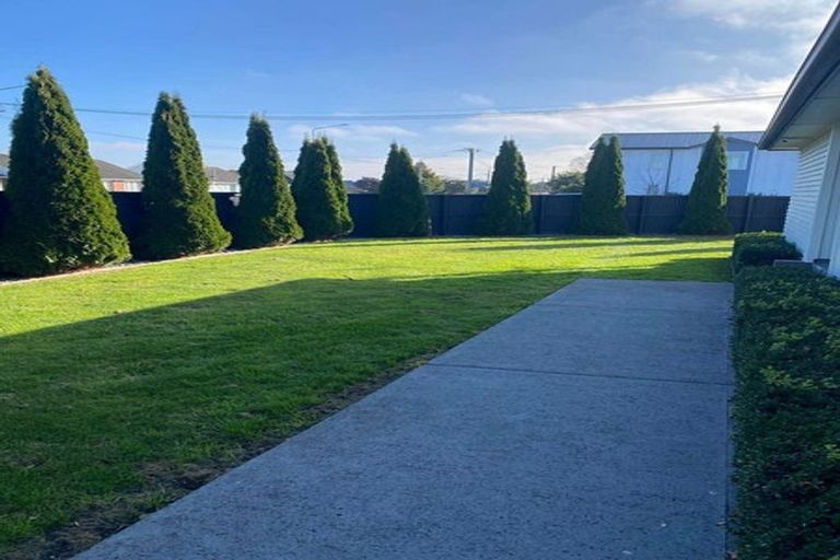 Photo of property in 176a Langdons Road, Northcote, Christchurch, 8052