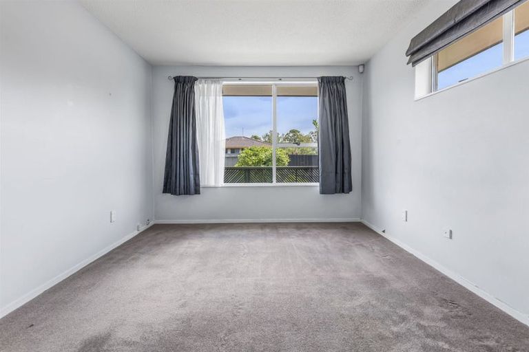 Photo of property in 1/15 Chipping Lane, Redwood, Christchurch, 8051