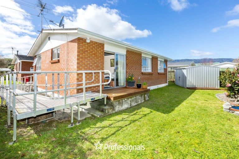 Photo of property in 2/9 Denver Grove, Totara Park, Upper Hutt, 5018
