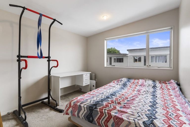 Photo of property in 4/45a Swanson Road, Henderson, Auckland, 0610