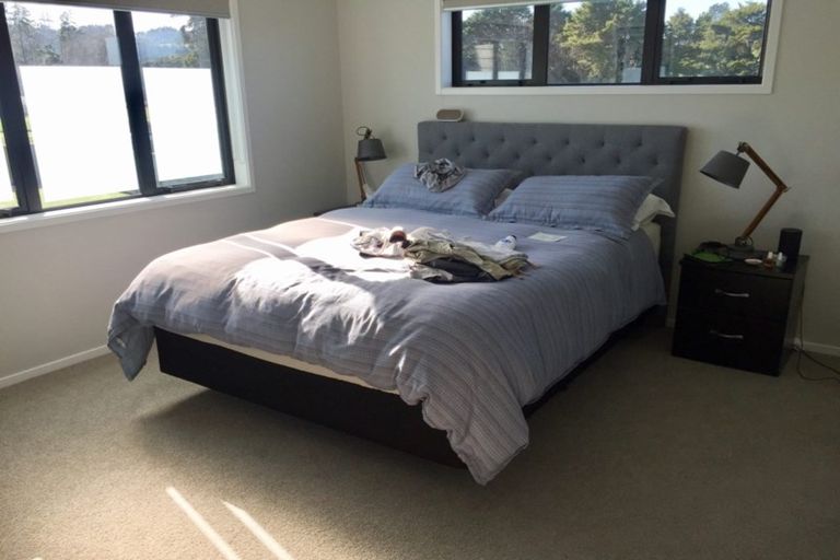 Photo of property in 17 Kahika Grove, Huapai, Kumeu, 0810