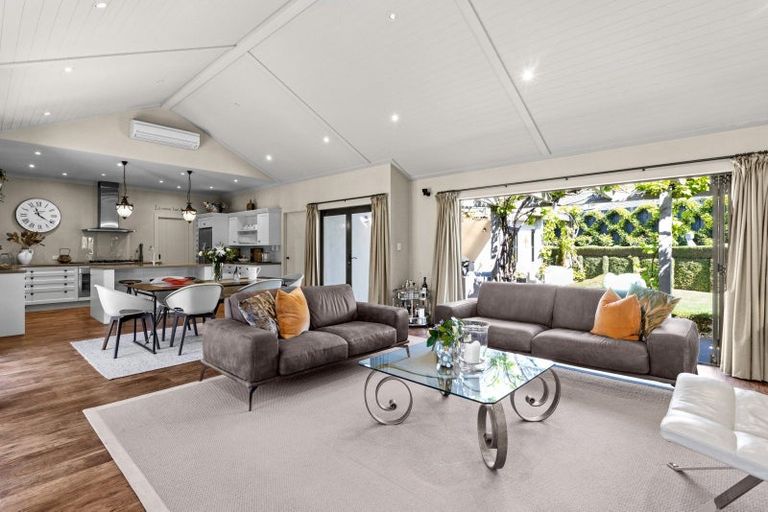 Photo of property in 99 Kent Terrace, Taradale, Napier, 4112