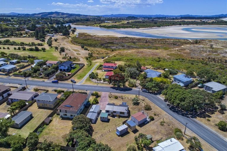 Photo of property in 52 Bream Bay Drive, Ruakaka, 0116
