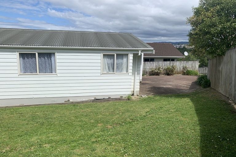 Photo of property in 1/26 Peterhouse Place, West Harbour, Auckland, 0618