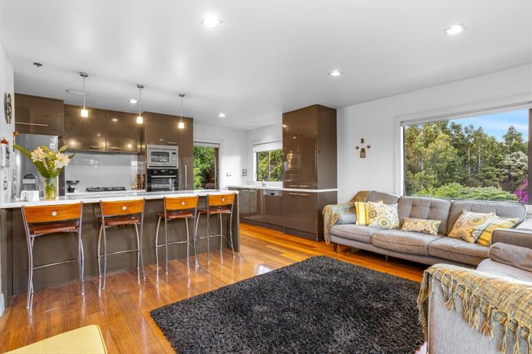 Photo of property in 14 Portsea Place, Chatswood, Auckland, 0626