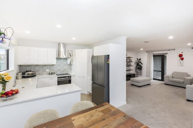 Photo of property in 2/17 Cunningham Place, Halswell, Christchurch, 8025