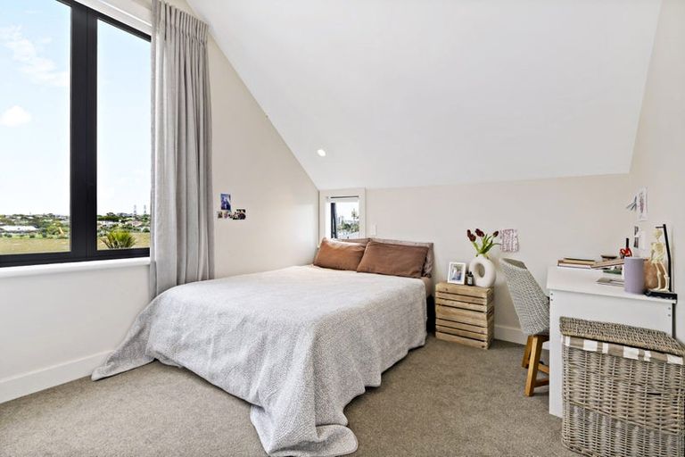 Photo of property in 71a Ngataringa Road, Devonport, Auckland, 0624