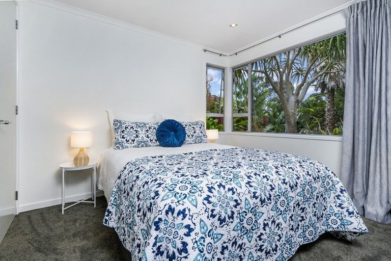 Photo of property in 1007 Beach Road, Torbay, Auckland, 0630