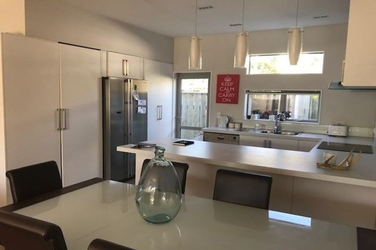 Photo of property in 16b Argentine Avenue, Miramar, Wellington, 6022