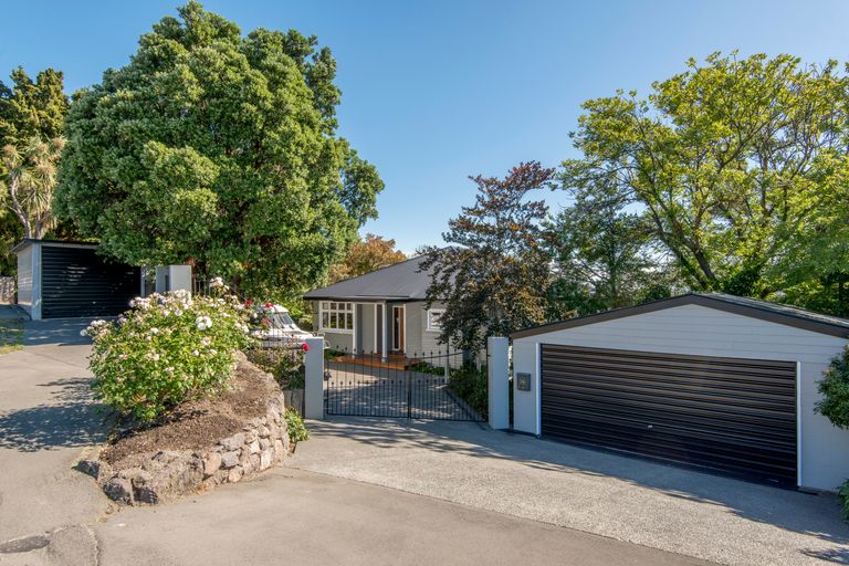 Photo of property in 16 Huntsbury Avenue, Huntsbury, Christchurch, 8022