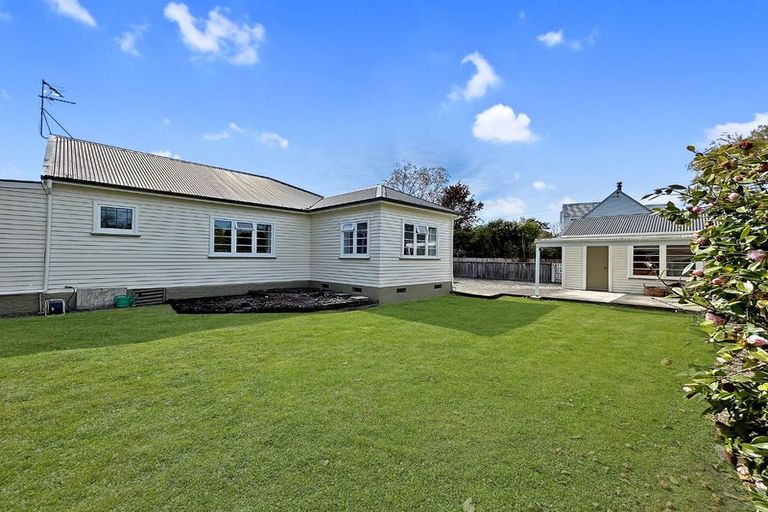 Photo of property in 32 Mcmaster Street, Greytown, 5712