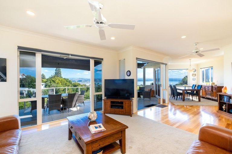 Photo of property in 6 Roslyn Road, Bluff Hill, Napier, 4110