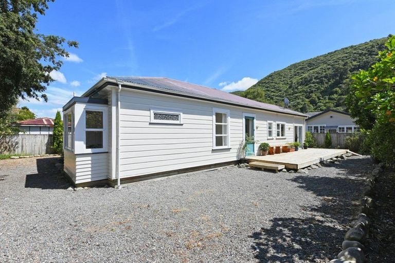 Photo of property in 25a Black Beech Street, Birchville, Upper Hutt, 5018