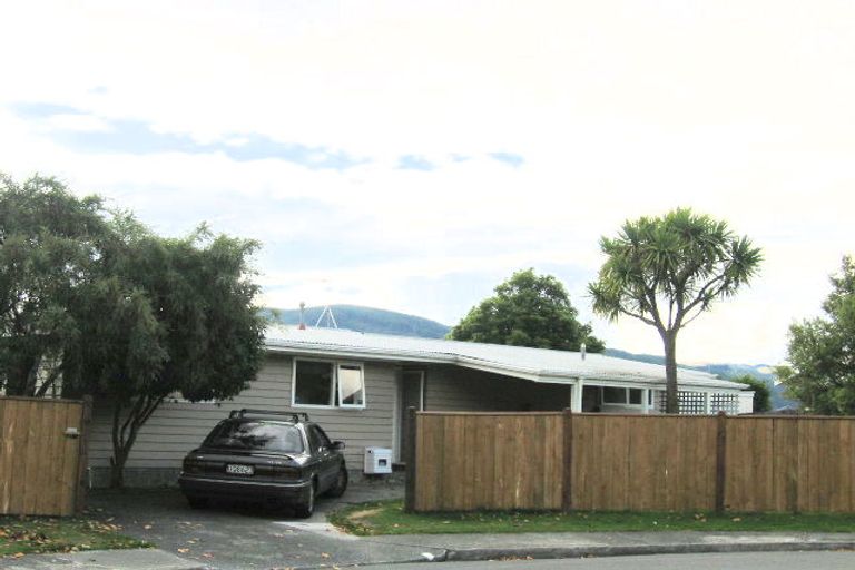 Photo of property in 9 Dunsandel Grove, Silverstream, Upper Hutt, 5019