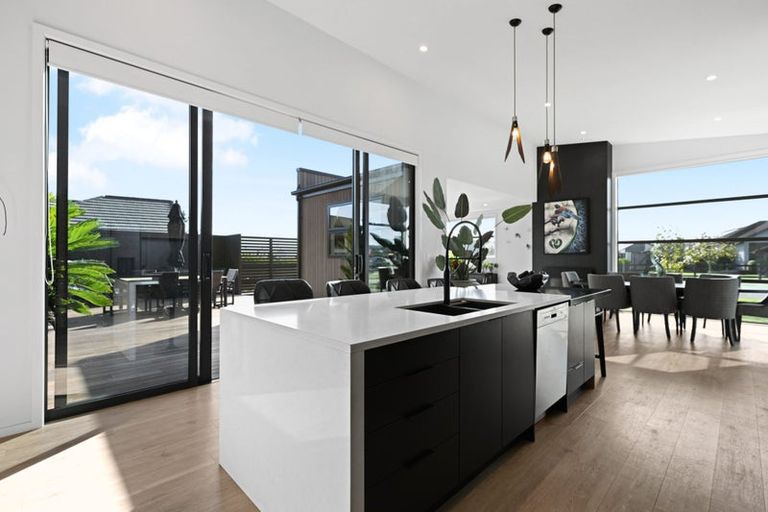 Photo of property in 17 Mike Smith Drive, Cambridge, 3434