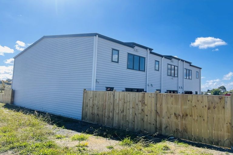 Photo of property in 16 Mene Way, Karaka, 2113