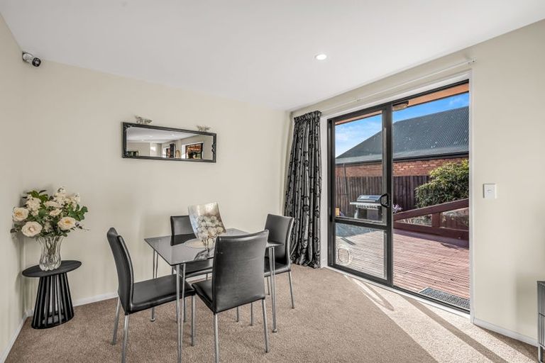 Photo of property in 10 Courtfield Close, Parklands, Christchurch, 8083