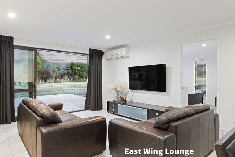 Photo of property in 1 Three Oaks Drive, Dairy Flat, Albany, 0794