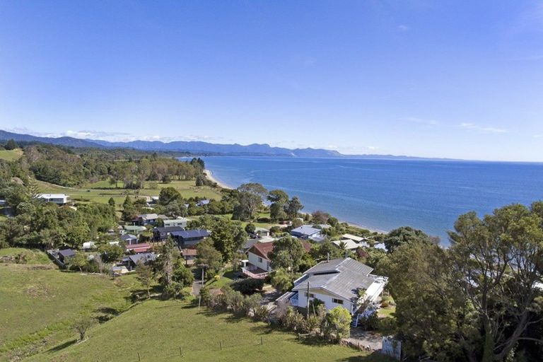 Photo of property in 9 Bydder Terrace, Patons Rock, Takaka, 7182