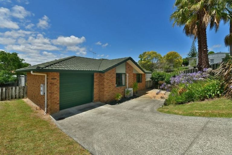 Photo of property in 67 Cabeleigh Drive, Helensville, 0800