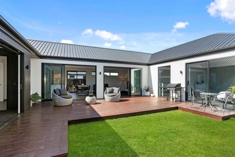 Photo of property in 4 Mckerrow Street, Marshland, Christchurch, 8083