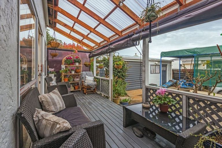 Photo of property in 4 Rosalie Terrace, Kelvin Grove, Palmerston North, 4414