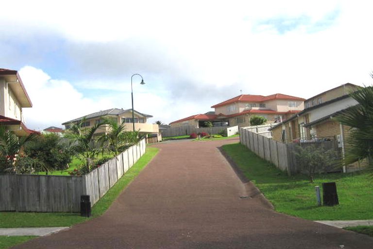 Photo of property in 12 San Pedro Place, Henderson, Auckland, 0612