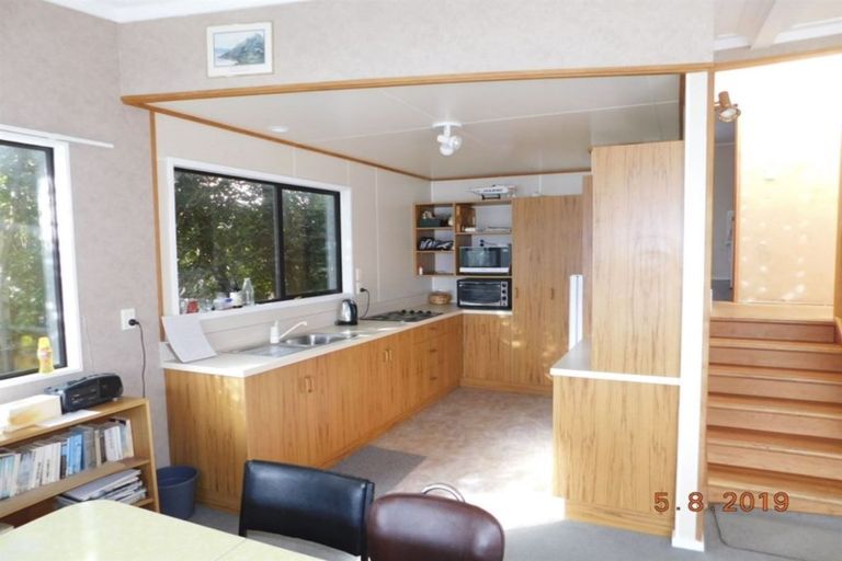 Photo of property in 16 Cathedral Drive, Manapouri, 9679