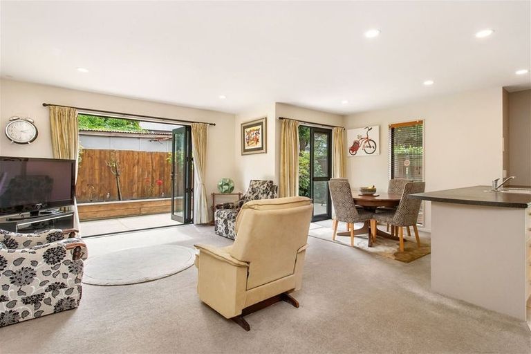 Photo of property in 16 Mary Street, Papanui, Christchurch, 8053