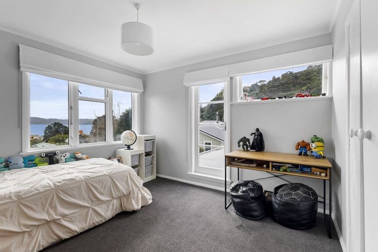 Photo of property in 9 Rona Street, Eastbourne, Lower Hutt, 5013