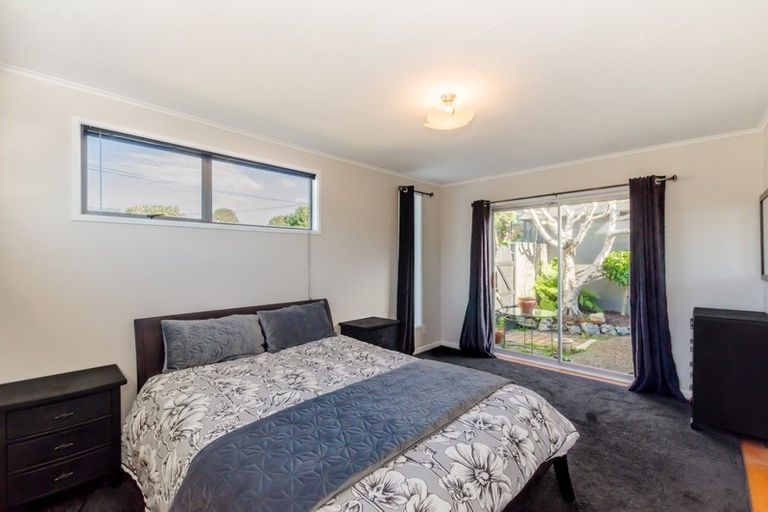 Photo of property in 6 Kapekape Place, Pukerua Bay, 5026