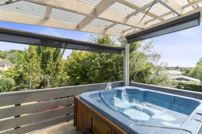 Photo of property in 56a Fairmount Road, Titirangi, Auckland, 0604