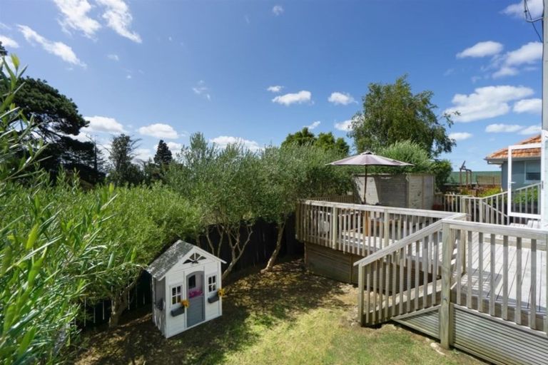 Photo of property in 40 Verran Road, Birkdale, Auckland, 0626