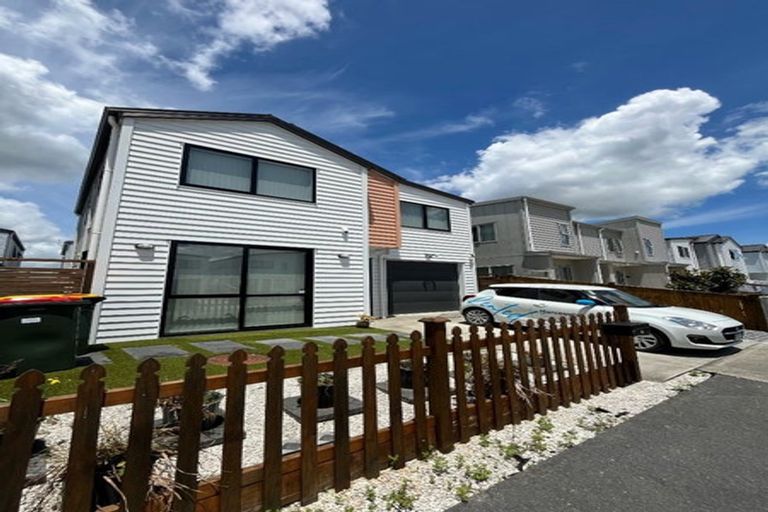 Photo of property in 4 Tumu Road, Papakura, 2110