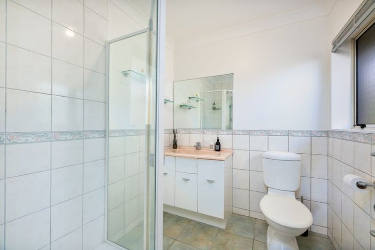 Photo of property in 3 Semillon Avenue, Henderson, Auckland, 0612