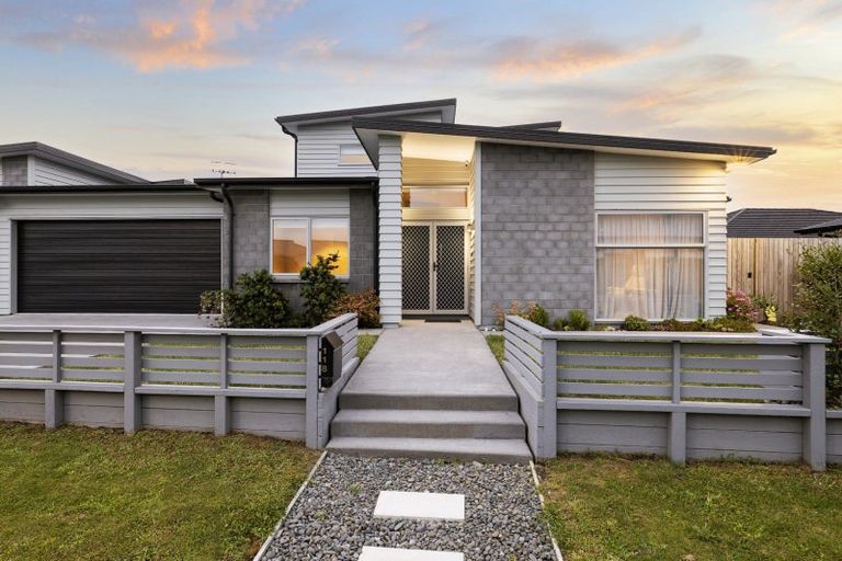 Photo of property in 120 Puhirake Crescent, Pyes Pa, Tauranga, 3112