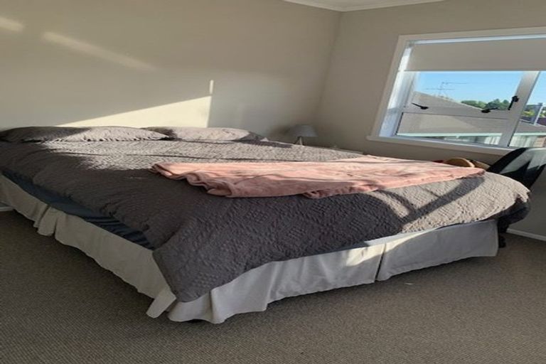 Photo of property in 2/28 Bleakhouse Road, Howick, Auckland, 2014