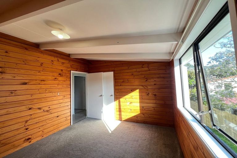 Photo of property in 1/9 Thistledew Place, Bayview, Auckland, 0629