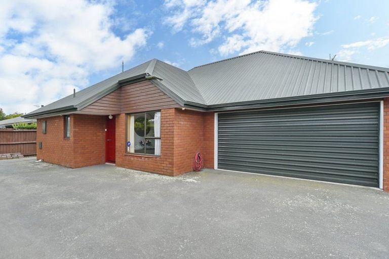 Photo of property in 1/49a Regency Crescent, Redwood, Christchurch, 8051