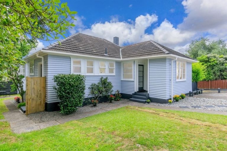 Photo of property in 23 Otakau Road, Milford, Auckland, 0620