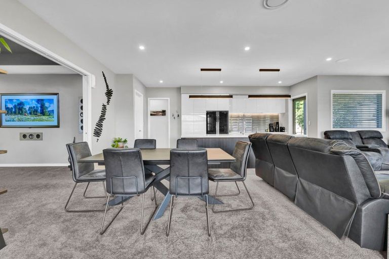 Photo of property in 17 Honeyfield Drive, Whalers Gate, New Plymouth, 4310