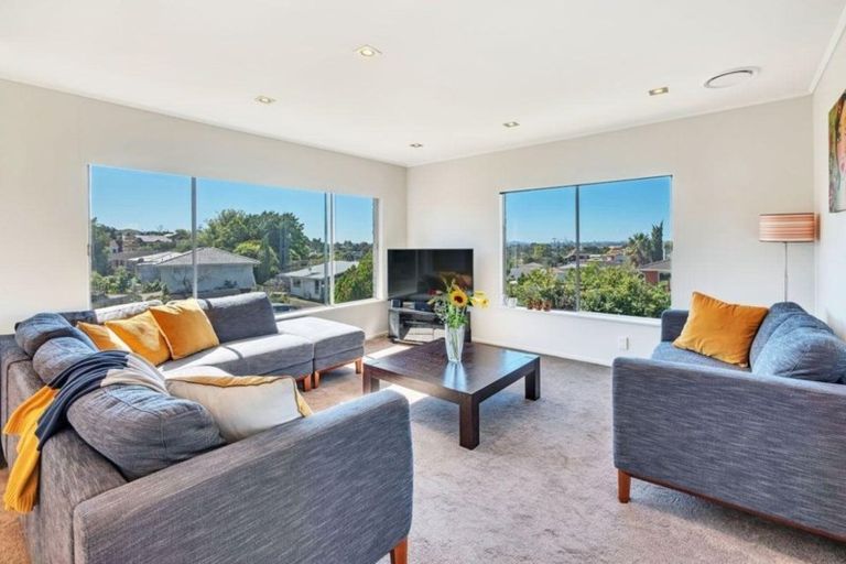 Photo of property in 57 Kirby Street, Glendene, Auckland, 0602