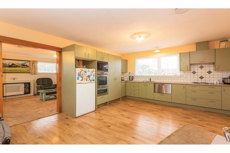 Photo of property in 64 Main North Road, Woodend, 7610