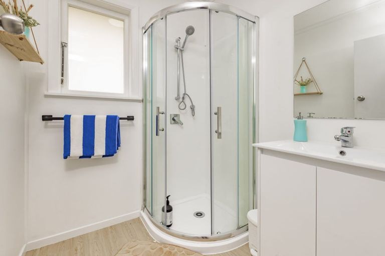 Photo of property in 22a Sutton Crescent, Papakura, 2110